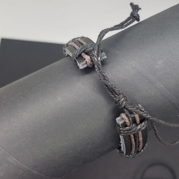 Celtic cross adjustable leather bracelet - Picture 3 of 3